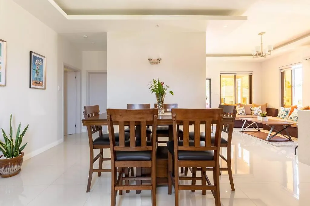 Sun Shine Luxury Villas 2 Bedroom Pool & Gym Ocho Rios St Ann