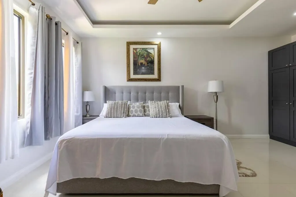 Sun Shine Luxury Villas 2 Bedroom Pool & Gym Ocho Rios St Ann Jamaica