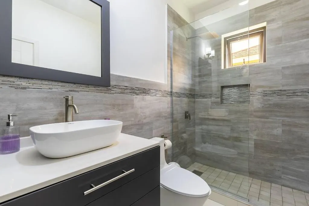 Sun Shine Luxury Villas 2 Bedroom Pool & Gym Ocho Rios St Ann
